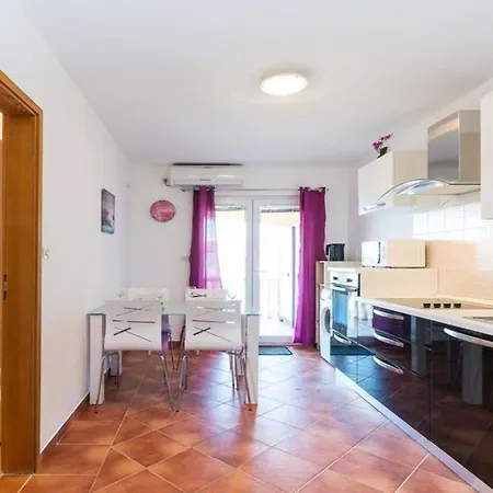 Ferienwohnung Lanterna דירה *